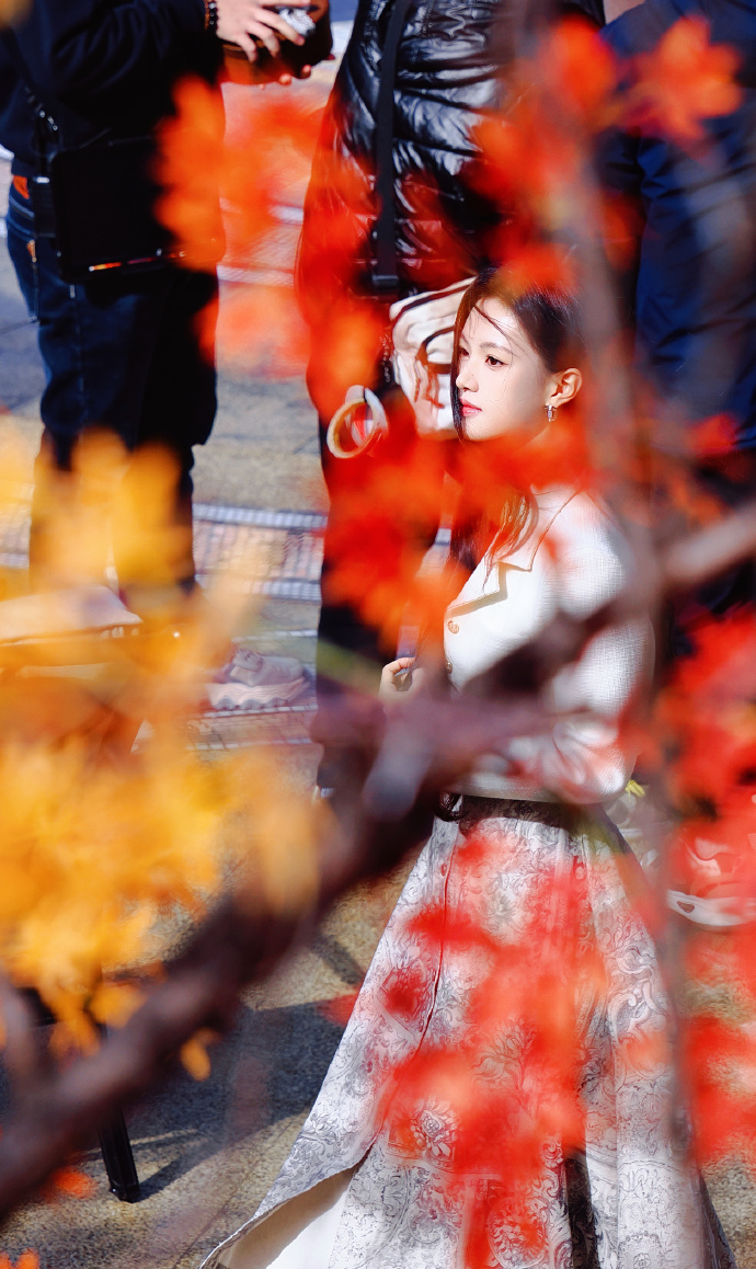 Chưa từng có cặp đôi nào chạm đỉnh cao thẩm mỹ thế này: Nhà trai là tổng tài sang tới nóc, nhà gái xứng danh đại mỹ nhân- Ảnh 2.