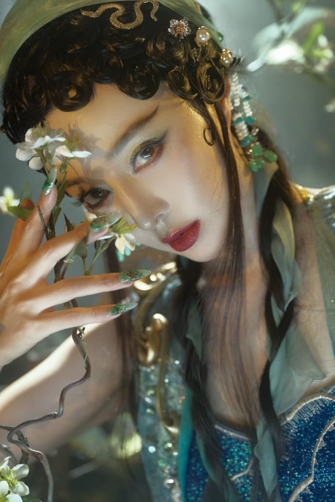 Phạm Băng Băng gây tranh luận khi hóa Thanh Xà- Ảnh 4.