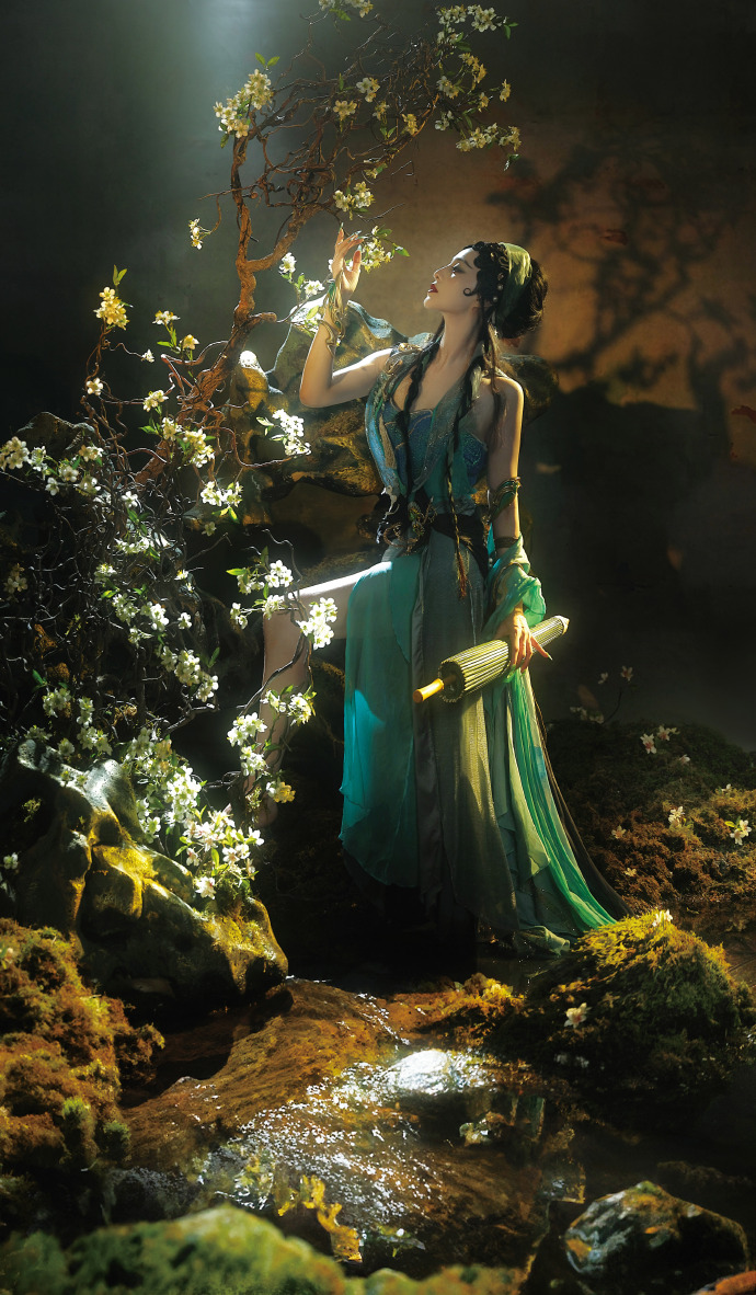 Phạm Băng Băng gây tranh luận khi hóa Thanh Xà- Ảnh 2.