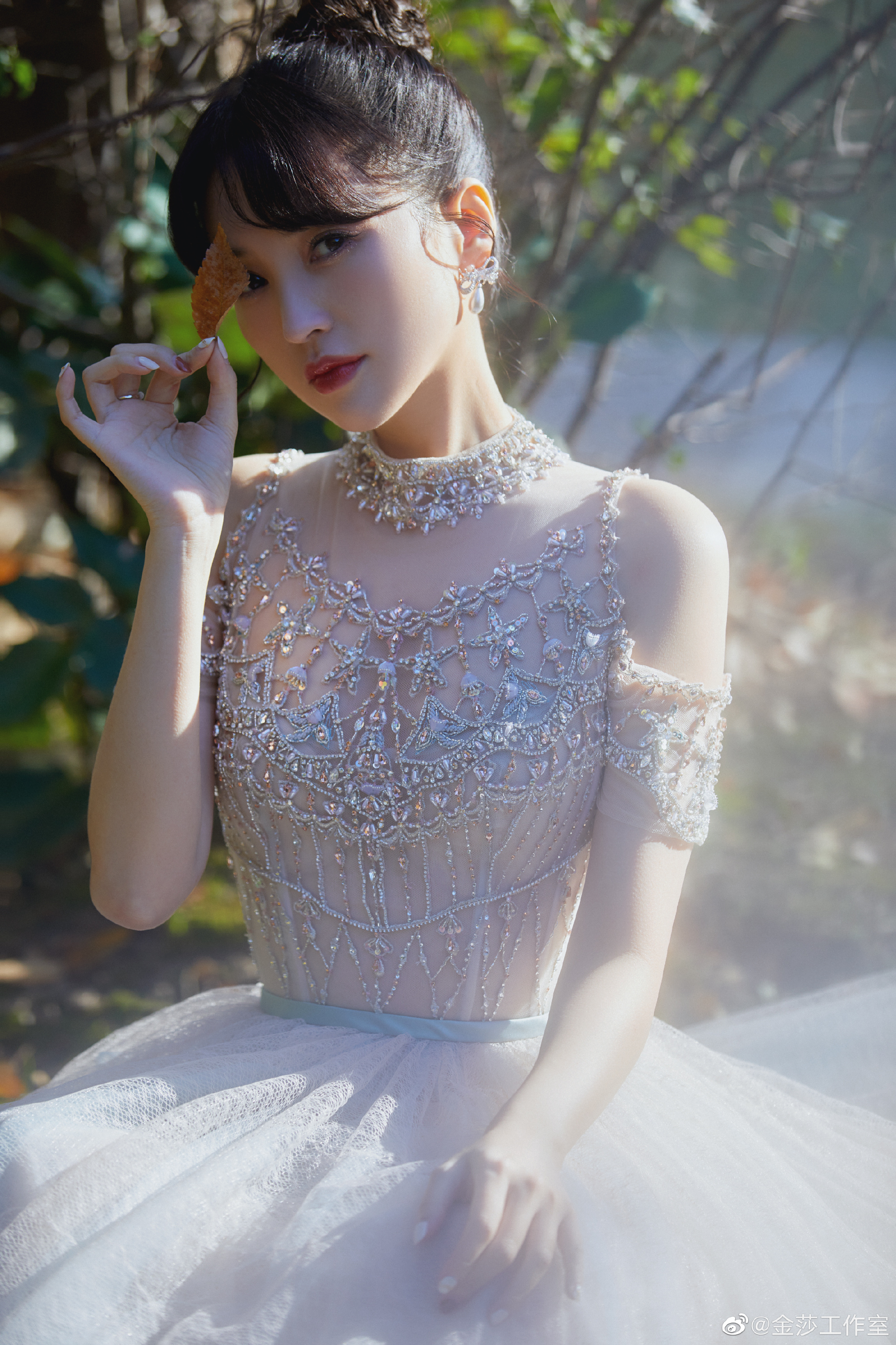 Nữ ca sĩ 44 tuổi yêu sao nam 25 tuổi gây xôn xao showbiz xứ Trung- Ảnh 2.