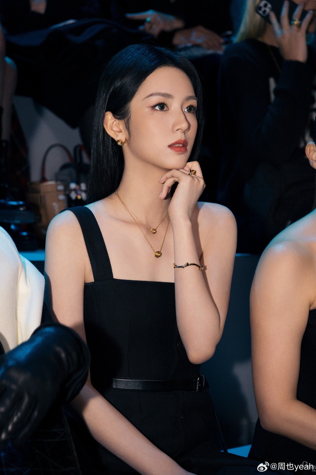 10 mỹ nhân 9X đẹp nhất Trung Quốc: Địch Lệ Nhiệt Ba xếp sau Triệu Lộ Tư, hạng 1 nghe tên ai cũng sốc- Ảnh 5. 10 mỹ nhân 9X đẹp nhất Trung Quốc: Địch Lệ Nhiệt Ba xếp sau Triệu Lộ Tư, hạng 1 nghe tên ai cũng sốc- Ảnh 5.