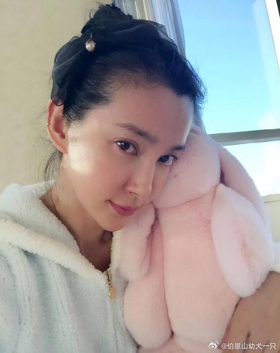 52 tuổi, Lý Băng Băng gây sốt với vóc dáng trẻ trung: Thói quen chạy bộ 19 năm cuối cùng cũng được tiết lộ- Ảnh 7. 52 tuổi, Lý Băng Băng gây sốt với vóc dáng trẻ trung: Thói quen chạy bộ 19 năm cuối cùng cũng được tiết lộ- Ảnh 7.