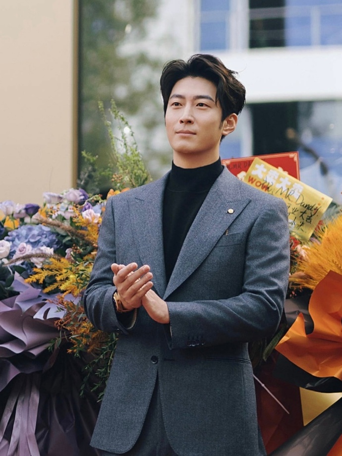 007vwynyly1i73ybmz142j30sh11ywop-17625863301512127173434-1762597260588-17625972609131858713674 "Chồng nghèo" Đậu Kiêu lần đầu lộ diện, để lộ 1 chi tiết quan trọng giữa tin ly hôn ái nữ trùm sòng bạc Macau 007vwynyly1i73ybmz142j30sh11ywop 17625863301512127173434 1762597260588 17625972609131858713674