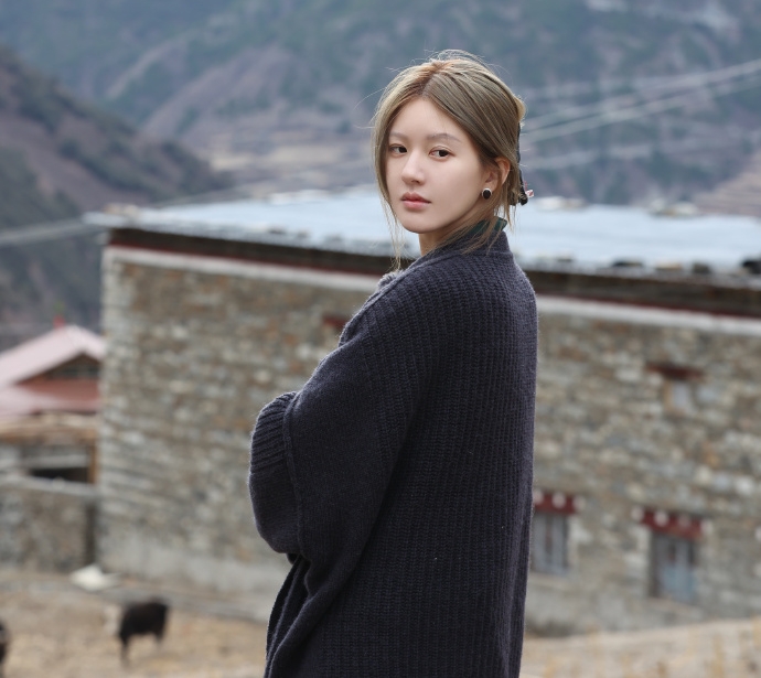 Triệu Lộ Tư gây sốc khi lên TV nói xấu bố mẹ, than bệnh kể khổ, 130 triệu bình luận đòi đuổi khỏi showbiz!- Ảnh 3. Triệu Lộ Tư gây sốc khi lên TV nói xấu bố mẹ, than bệnh kể khổ, 130 triệu bình luận đòi đuổi khỏi showbiz!- Ảnh 3.