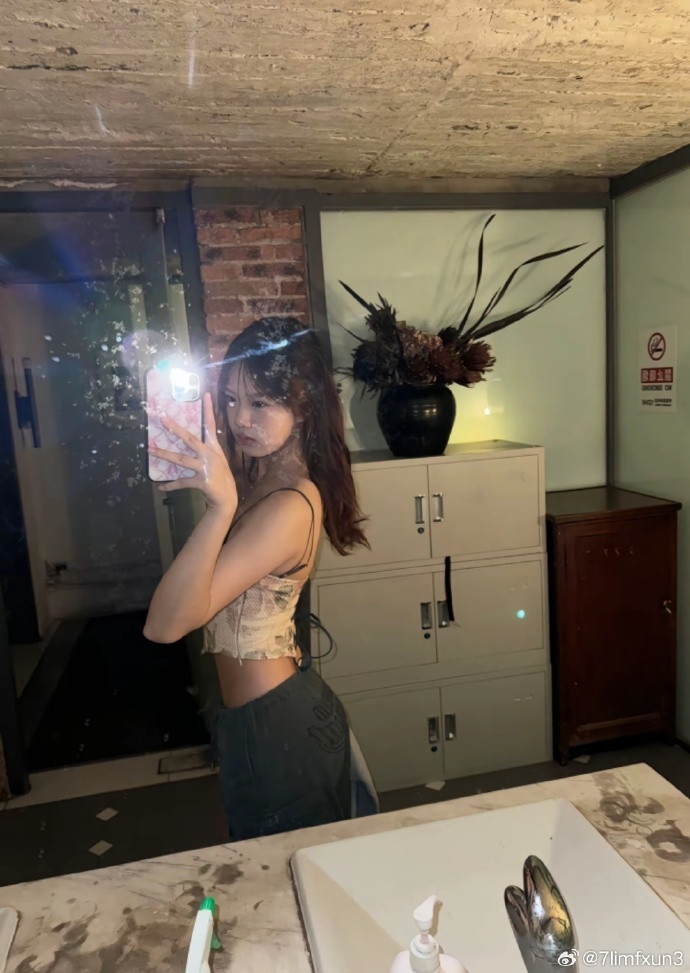 Con gái 17 tuổi gây sốt của