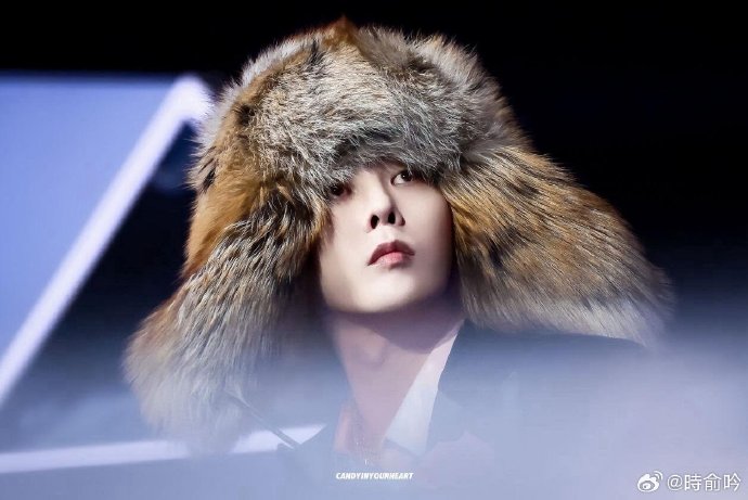 Thời gian không bỏ qua bất cứ ai, trừ G-Dragon!- Ảnh 3.