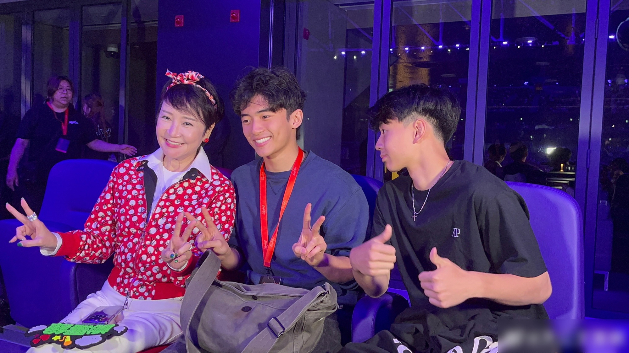 Sau nhiều năm vướng nghi vấn bất hòa, Tạ Đình Phong bất ngờ bị tóm gọn hình ảnh ấm áp bên 2 con trai- Ảnh 4.