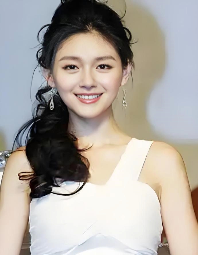 Lan truyền kết quả khám nghiệm tử thi Từ Hy Viên, nữ diễn viên liều mạng sống chỉ vì 1 lí do?- Ảnh 2. Lan truyền kết quả khám nghiệm tử thi Từ Hy Viên, nữ diễn viên liều mạng sống chỉ vì 1 lí do?- Ảnh 2.