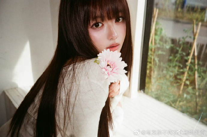 Mỹ nhân đang viral khắp Trung Quốc vì mắt to như Mỹ nhân đang viral khắp Trung Quốc vì mắt to như