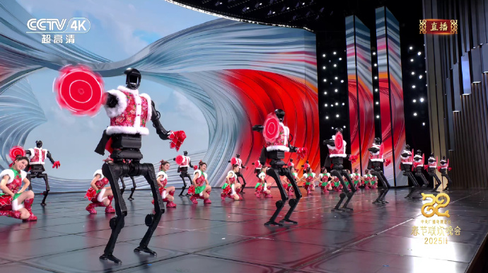 "Đánh bật" mọi minh tinh trên sân khấu Gala Xuân Vãn: Robot mặc áo bông, nhảy "quảng trường" khiến nhiều người ngỡ ngàng 008cnwcnly1hy0rjcmpu6j31kx0vuqv5 1738075695755 17380756958521870988840