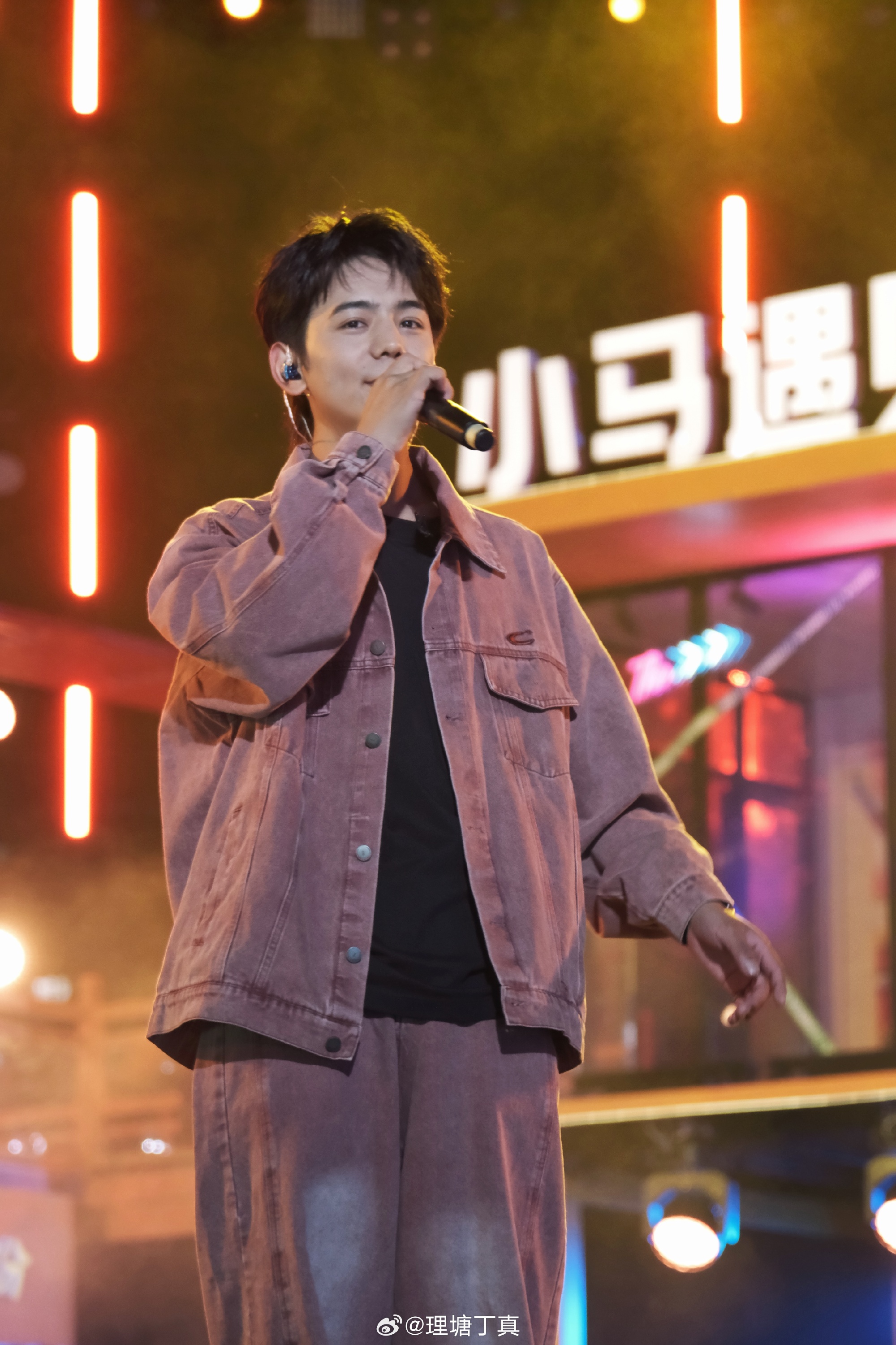 Chàng trai chăn bò bỗng nổi tiếng toàn quốc, vào showbiz đóng phim vì quá đẹp trai giờ ra sao?- Ảnh 4. Chàng trai chăn bò bỗng nổi tiếng toàn quốc, vào showbiz đóng phim vì quá đẹp trai giờ ra sao?- Ảnh 4.