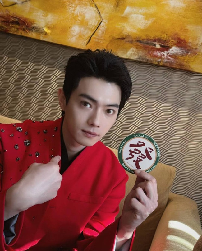 008hlj1ngy1hvbn88wvduj31yb3fqb29-17383804828032097718114-1738382416738-17383824168661951755506 "Bạch mã hoàng tử" Hoa ngữ đẹp mê mẩn mùa Tết 2025, nhan sắc hoàn mỹ như tổng tài xé truyện bước ra 008hlj1ngy1hvbn88wvduj31yb3fqb29 17383804828032097718114 1738382416738 17383824168661951755506