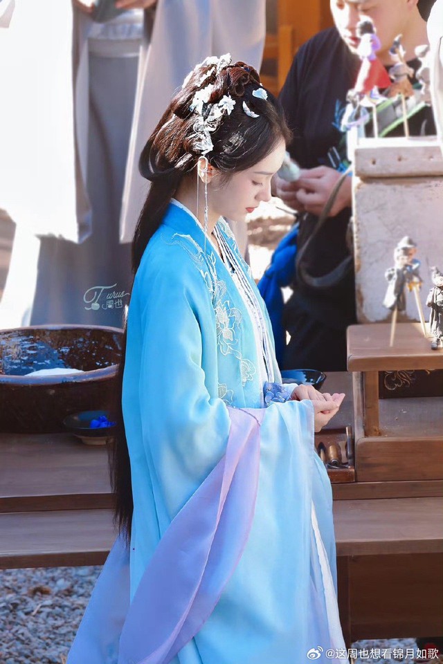 Đây đích thị là cặp đôi cổ trang có nhan sắc đỉnh nhất tháng 8 này, từng khung hình đều là cực phẩm- Ảnh 8. Đây đích thị là cặp đôi cổ trang có nhan sắc đỉnh nhất tháng 8 này, từng khung hình đều là cực phẩm- Ảnh 8.