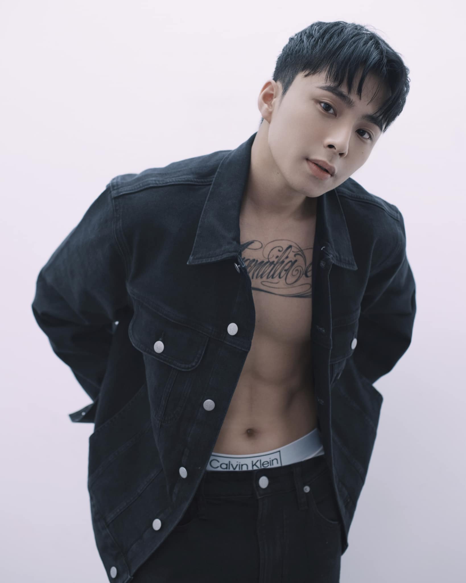 "Tóm dính" 1 Em Xinh cặp kè với tình trẻ kém 4 tuổi giữa trung tâm thương mại 012144912152105772739294321319928101117888n 17563703903351149856817 1756379560794 1756379561134539154922 17574743420801464622484 1757477038730 17574770391081398607634