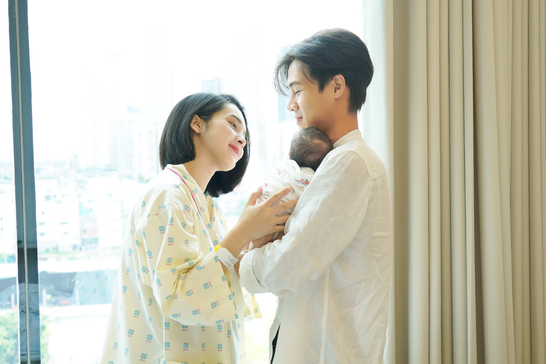 Quỳnh Lương than thở về ngoại hình của con gái mới chào đời, chuyện gì đây?- Ảnh 2. Quỳnh Lương than thở về ngoại hình của con gái mới chào đời, chuyện gì đây?- Ảnh 2.