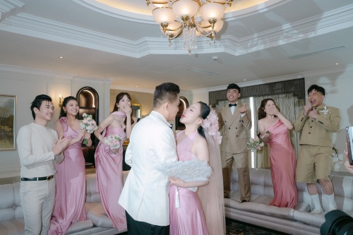 Dàn sao dự đám cưới Hồ Quỳnh Hương: Thiều Bảo Trâm khoe dáng gợi cảm, Dàn sao dự đám cưới Hồ Quỳnh Hương: Thiều Bảo Trâm khoe dáng gợi cảm,