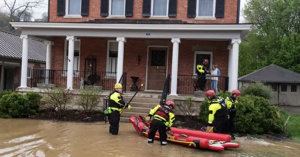 Bão lớn càn quét nước Mỹ, ít nhất 21 người thiệt mạng 01d19992 776d 45d0 9bc5 96a787ec15b3 00105777 1744070833173 1744070833542429208486 0 0 450 720 crop 1744070854963720859404jpeg