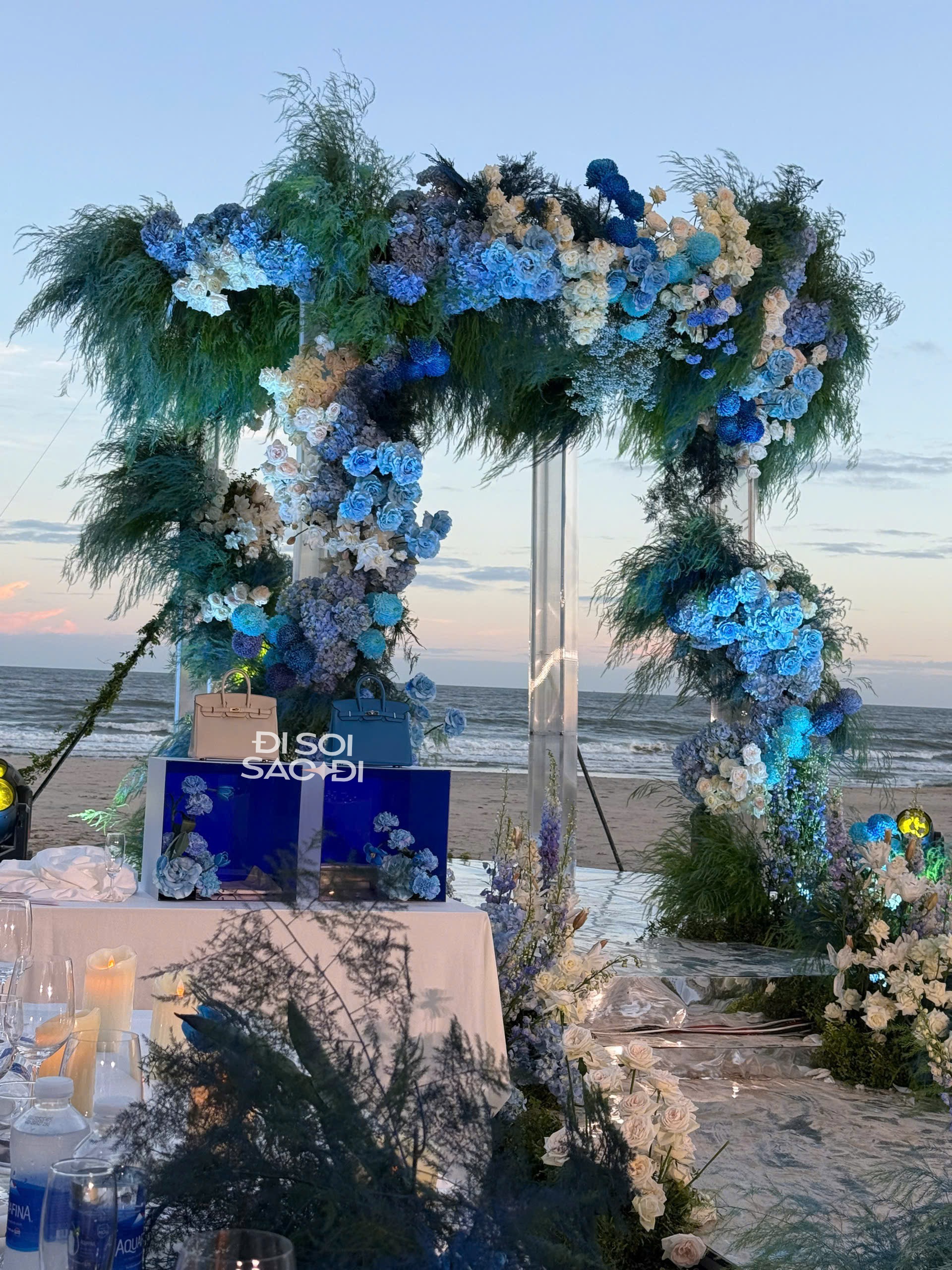 Video Midu được chồng tặng 2 chiếc túi tiền tỷ bằng cách độc lạ, nhưng bất ngờ hơn cả là khi Minh Đạt nói lí do!- Ảnh 2.