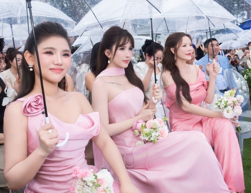 Dàn sao dự đám cưới Hồ Quỳnh Hương: Thiều Bảo Trâm khoe dáng gợi cảm, Dàn sao dự đám cưới Hồ Quỳnh Hương: Thiều Bảo Trâm khoe dáng gợi cảm,