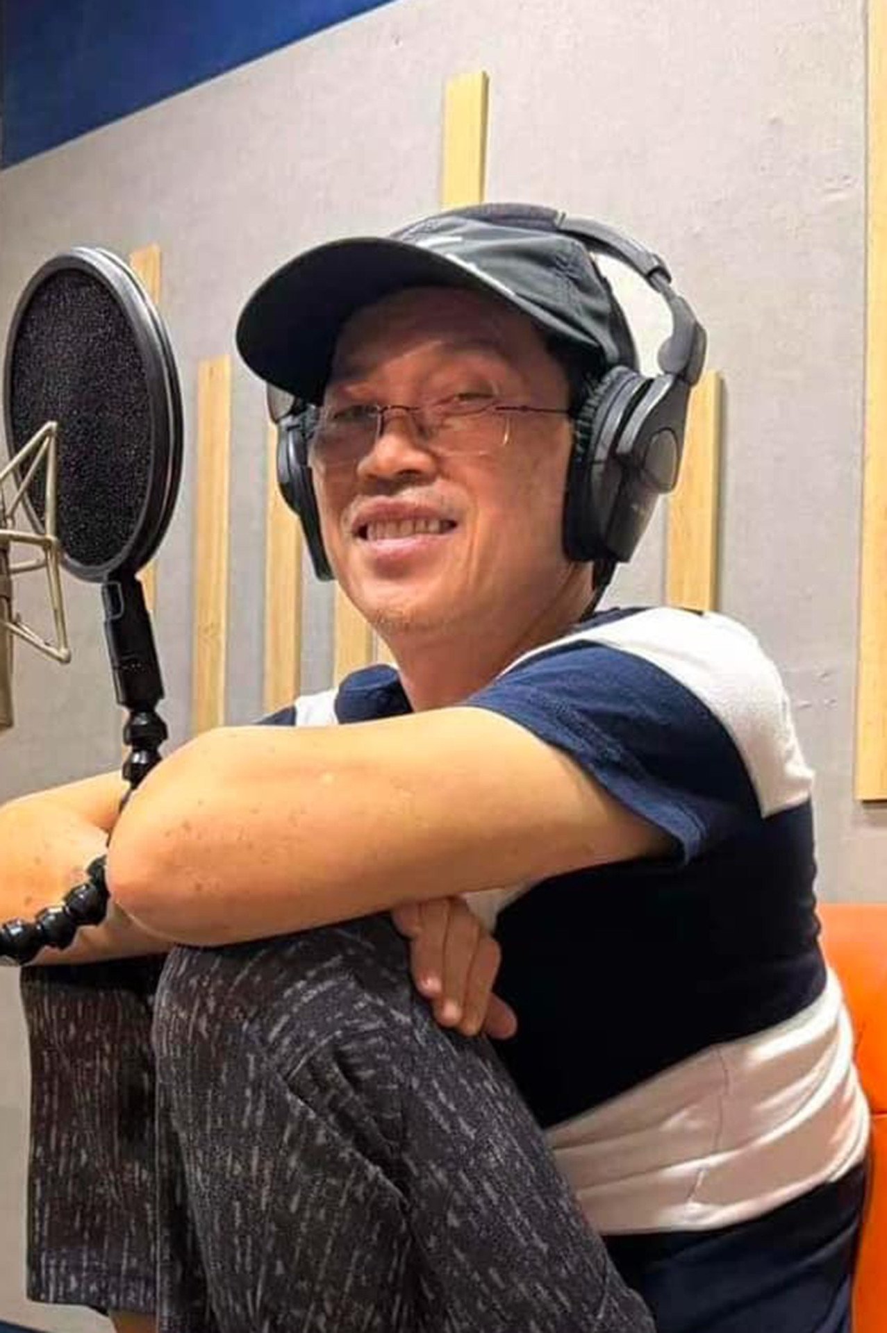 03-sv-101373-1737334634-556-width1277height1920 Danh hài Hoài Linh U60: Tôi tăng 6kg, thi thoảng bị rối loạn nhịp tim - 4