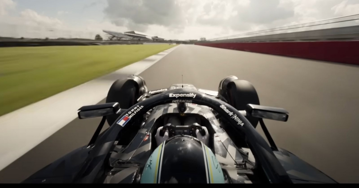 Phim đua xe F1 của Brad Pitt: Mãn nhãn, nghẹt thở, không thể rời mắt- Ảnh 2.