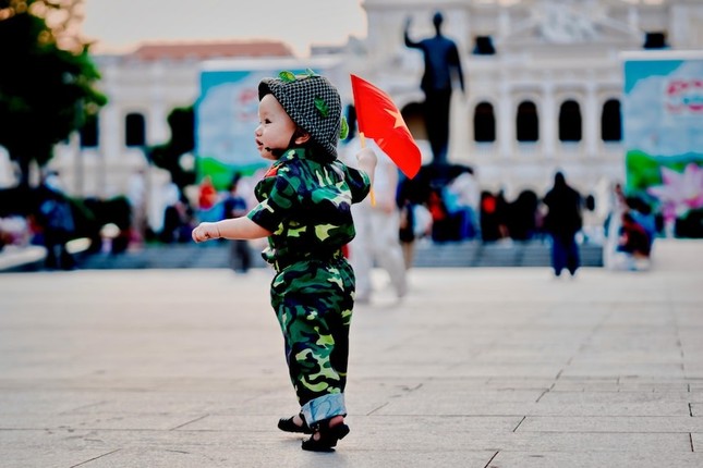 Phóng viên quốc tế bất ngờ khi trở lại Việt Nam sau 50 năm- Ảnh 6. Phóng viên quốc tế bất ngờ khi trở lại Việt Nam sau 50 năm- Ảnh 6.