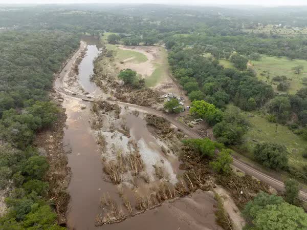 Tổng thống Trump ban bố tình trạng thảm hoạ lớn tại Texas, số người chết vì lũ quét tiếp tục tăng sốc- Ảnh 3. Tổng thống Trump ban bố tình trạng thảm hoạ lớn tại Texas, số người chết vì lũ quét tiếp tục tăng sốc- Ảnh 3.
