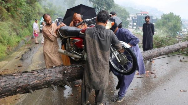Thảm họa chồng chất vì mưa lớn ở Nam Á, hàng trăm người thiệt mạng chỉ trong một ngày 060b885e562651ad762590ed4491c5fa 1755342402255 17553424024151995239320