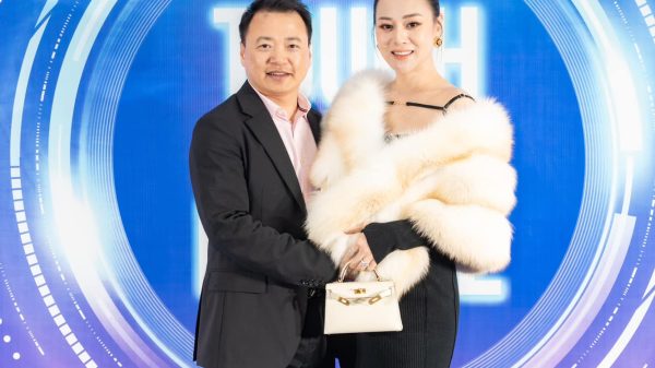 Phương Oanh không can thiệp vào việc kinh doanh của Shark Bình 26 Phương Oanh không can thiệp vào việc kinh doanh của Shark Bình 069901 1735626921395 1735626921447442775852 17598111078891598973130 1759814115818 17598141161221325674575 1760427894204377201328 1760431968124 17604319683861243308788