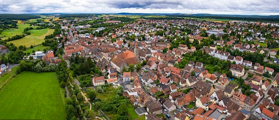 Phát hiện bột lạ trên gói hàng tại trung tâm DHL ở Đức, ít nhất 12 người bị thương- Ảnh 2.