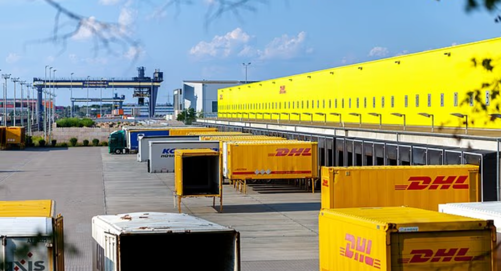 Phát hiện bột lạ trên gói hàng tại trung tâm DHL ở Đức, ít nhất 12 người bị thương- Ảnh 1.