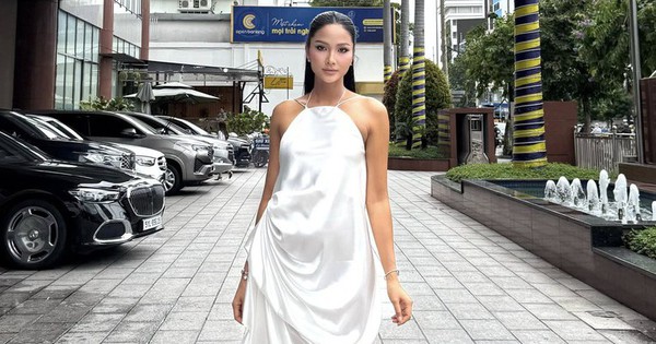 H'Hen Niê diện giày 15cm trong thai kỳ gây tranh cãi: Đẹp thật nhưng dân tình lo lắng cho an toàn mẹ bầu 27 H'Hen Niê diện giày 15cm trong thai kỳ gây tranh cãi: Đẹp thật nhưng dân tình lo lắng cho an toàn mẹ bầu 07199252425791073485n 1749130940146431211556 313 0 1348 1656 crop 1749131555594539868926 1749172036186 174917203645261341977 34 0 434 764 crop 17491720996931780127534jpg