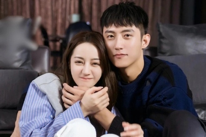 "Lò vi sóng hot nhất Cbiz": Địch Lệ Nhiệt Ba tái hợp Hoàng Cảnh Du sau vụ nhà trai đưa gái lạ đi Phú Quốc? 075861289318187 1749700754277 17497007545741655211069 1749706429825 1749706430039317419252 1755072090732 17550720914861894850442 1755079954014 17550799545471347180667