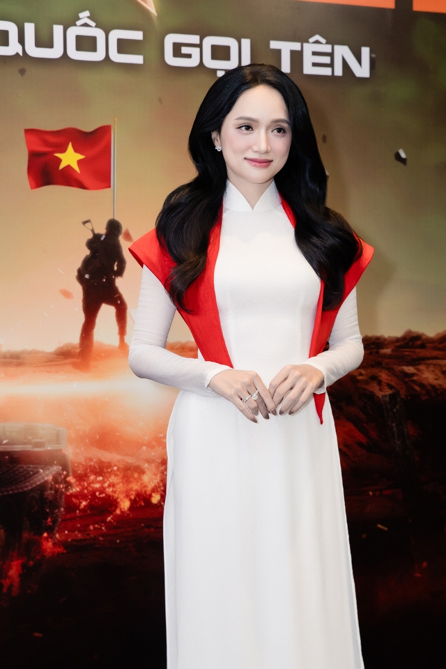 Thảm đỏ Sao Nhập Ngũ 2025: Hoà Minzy - Chi Pu - Kỳ Duyên đọ visual cực nét, 1 mỹ nhân lộ nhan sắc khác lạ- Ảnh 5. Thảm đỏ Sao Nhập Ngũ 2025: Hoà Minzy - Chi Pu - Kỳ Duyên đọ visual cực nét, 1 mỹ nhân lộ nhan sắc khác lạ- Ảnh 5.