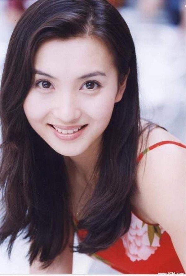 3 biểu tượng nhan sắc “bất biến” hàng đầu thế kỷ 21: Đến Lưu Diệc Phi, Angelababy đụng độ cũng phải