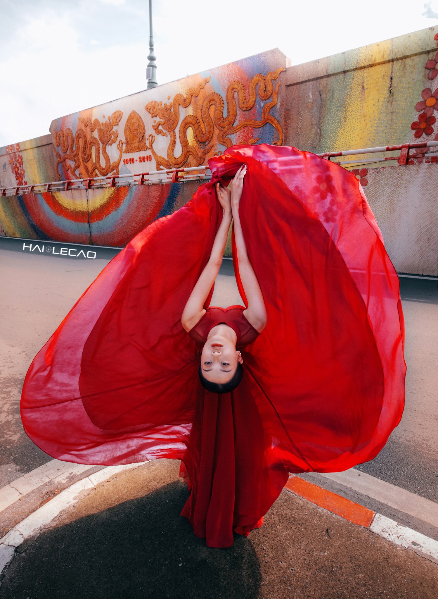 Vũ công ballet bay bổng trên những góc phố xưa Hà Nội - 11