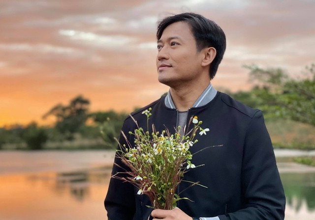 Lễ cúng 49 ngày của Quý Bình: Vợ doanh nhân tất bật chuẩn bị, Vân Trang cùng dàn diễn viên tới viếng- Ảnh 5.