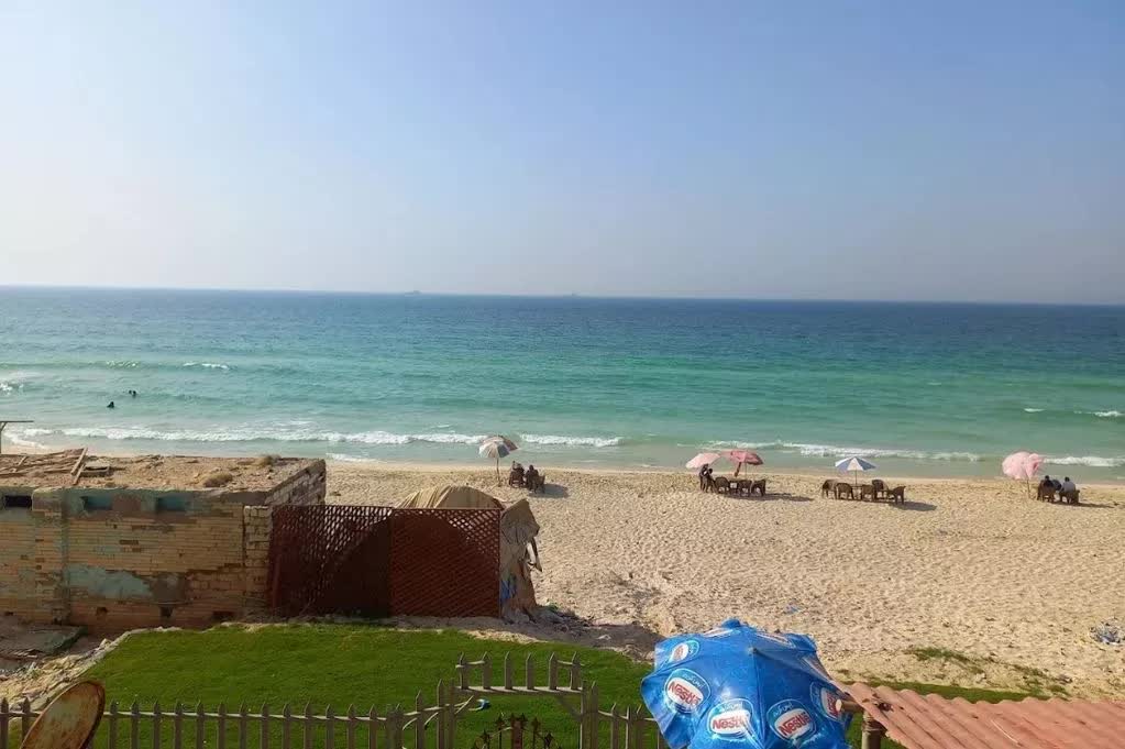 1 học sinh bị đuối nước vì bất chấp lệnh cấm khi tắm biển, nhiều người lao xuống cứu khiến 6 người tử vong, 24 người bị thương- Ảnh 1.