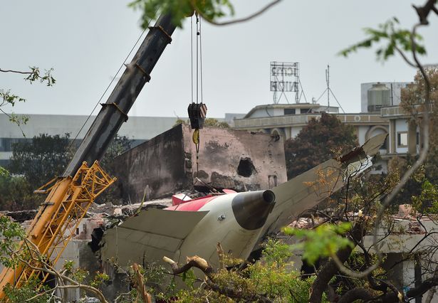 Sự trùng hợp kỳ lạ và đáng sợ: Doanh nhân Anh hoãn lịch bay từng được xếp đúng chỗ người sống sót duy nhất trong vụ thảm hoạ tại Ấn Độ- Ảnh 2.