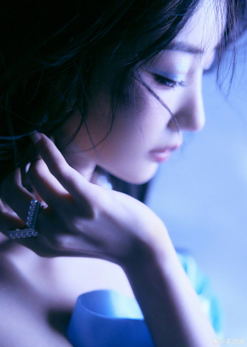 Hóa thân thành mỹ nhân ngư, Mao Hiểu Đồng khiến netizen