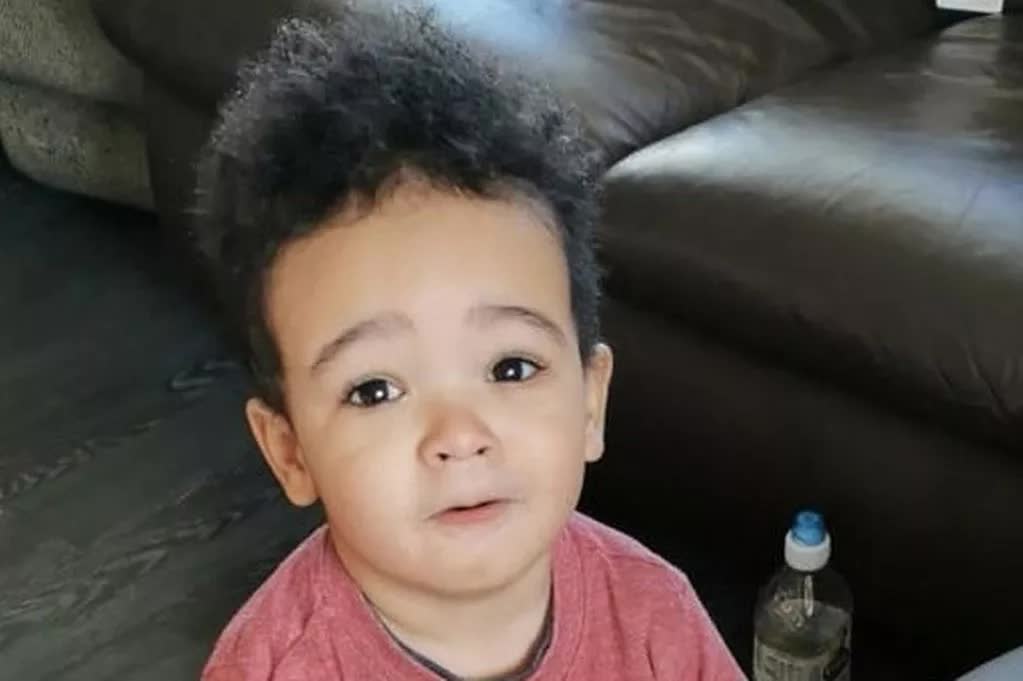 Bí ẩn đau lòng về cậu bé 3 tuổi không ai biết đến sự tồn tại cho đến khi đã qua đời- Ảnh 1.