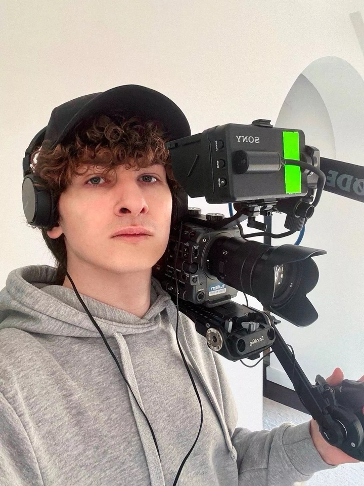 'Ác mộng' của cô gái bán khuôn mặt cho AI lấy 50 triệu đồng- Ảnh 3. 'Ác mộng' của cô gái bán khuôn mặt cho AI lấy 50 triệu đồng- Ảnh 3.