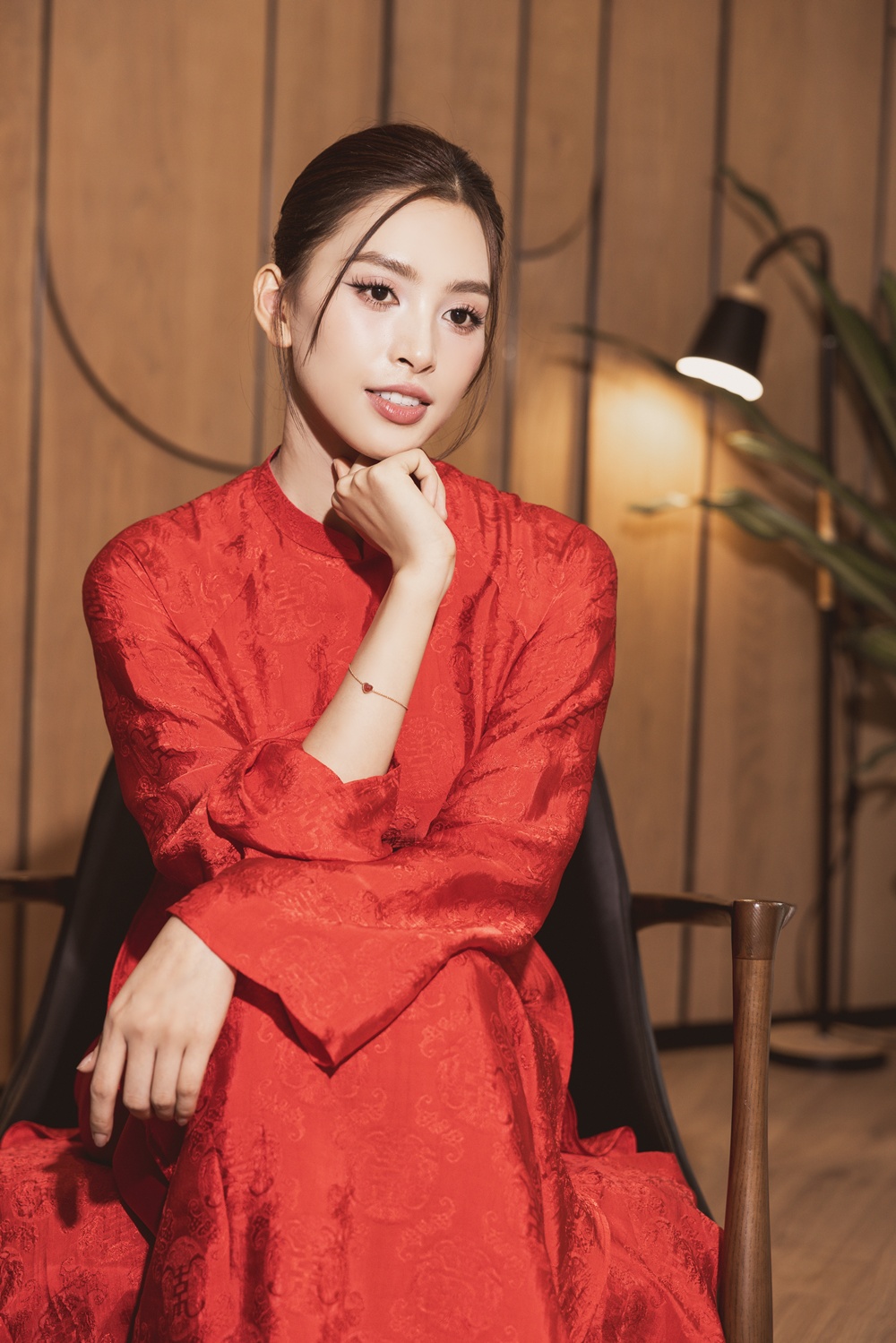 Tiểu Vy phản bác khi bị chê là “bình hoa di động”: Bình phải đẹp thì người ta mới cắm hoa- Ảnh 5. Tiểu Vy phản bác khi bị chê là “bình hoa di động”: Bình phải đẹp thì người ta mới cắm hoa- Ảnh 5.