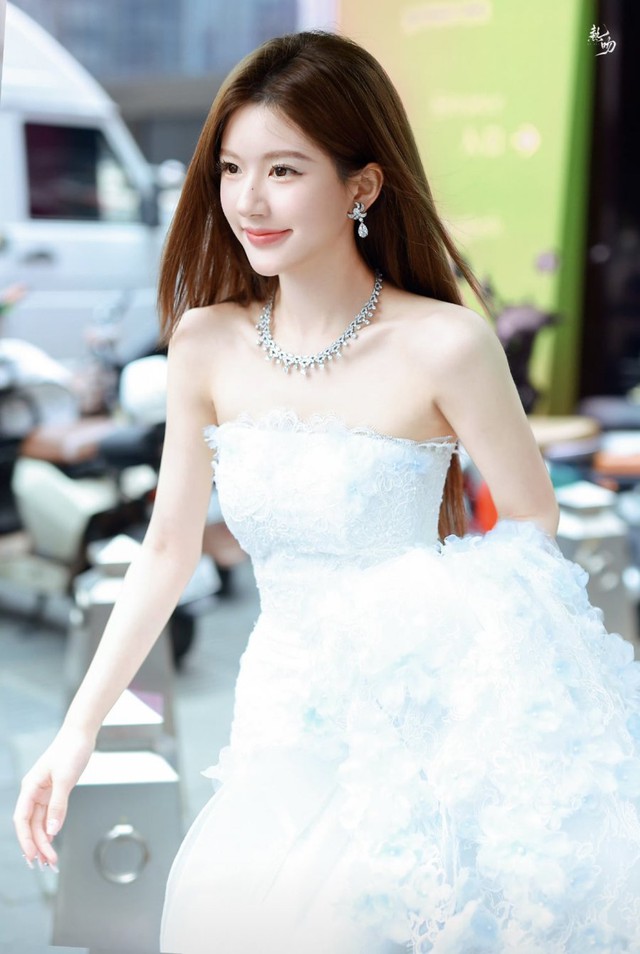 Cô vợ nhỏ kém 13 tuổi của Trần Vỹ Đình: Từ nhan sắc tới khí chất đều chuẩn thiếu phu nhân tổng tài- Ảnh 8.