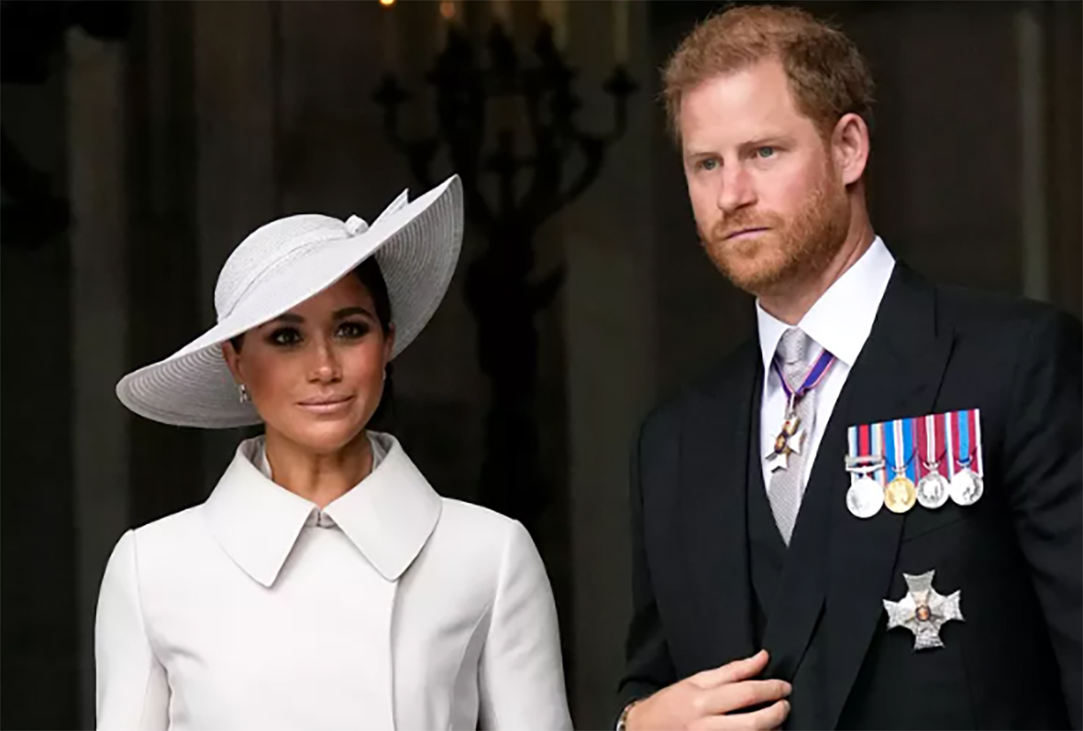 Meghan bị phát hiện vẫn sử dụng danh xưng hoàng gia, tiếp tục dấy lên tranh cãi về khả năng tước bỏ- Ảnh 3.