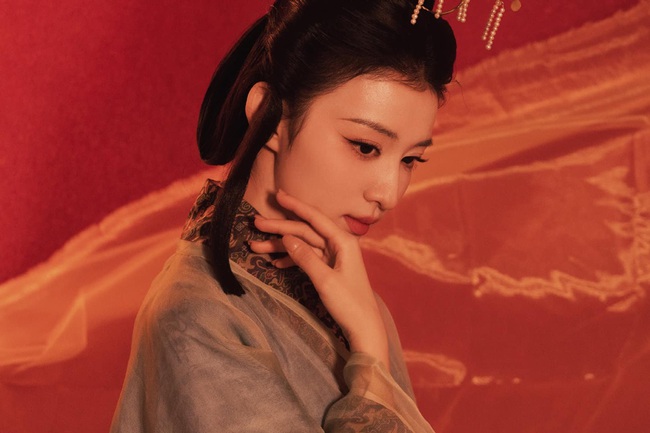 Mỹ nhân cổ trang đẹp nhất Tết Nguyên đán 2025: Nhan sắc phong thần hơn cả tranh vẽ- Ảnh 15. Mỹ nhân cổ trang đẹp nhất Tết Nguyên đán 2025: Nhan sắc phong thần hơn cả tranh vẽ- Ảnh 15.