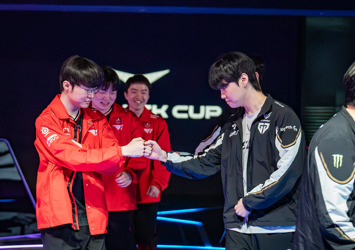 Lộ diện Lộ diện