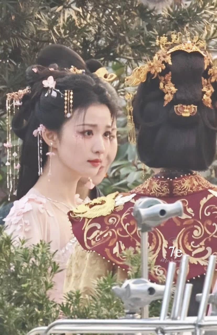 Vương phi đẹp nhất màn ảnh Trung Quốc hiện tại: Nhan sắc nghiêng nước nghiêng thành, ngắm mê không dứt nổi- Ảnh 2. Vương phi đẹp nhất màn ảnh Trung Quốc hiện tại: Nhan sắc nghiêng nước nghiêng thành, ngắm mê không dứt nổi- Ảnh 2.