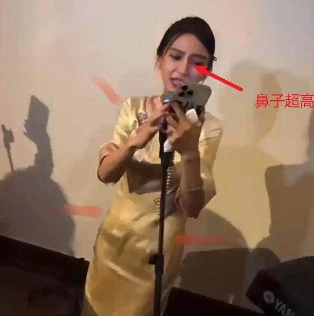 1-1740909401-604-width645height650 Sự nghiệp Angelababy rơi vào tình thế tuyệt vọng - 3