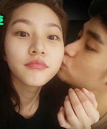 1-1741829931-363-width375height453 Showbiz Hàn Quốc độc hại và khắc nghiệt, họ đang vùi dập Kim Soo Hyun như cách họ làm với Kim Sae Ron, Lee Sun Kyun - 3